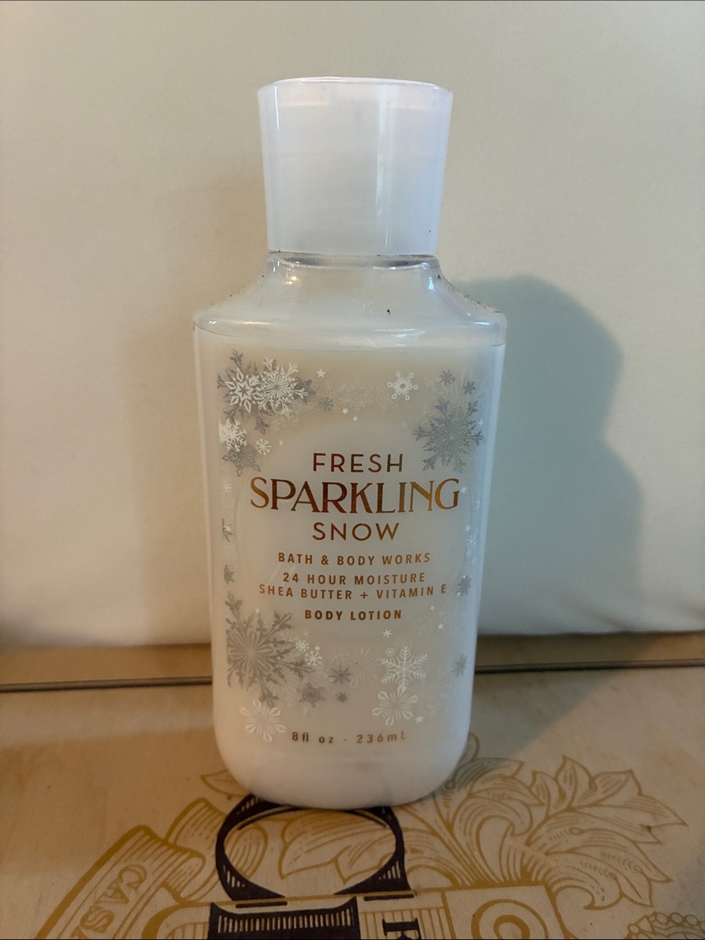 Bath & Body Works Fresh Sparkling Snow Body Lotion - White